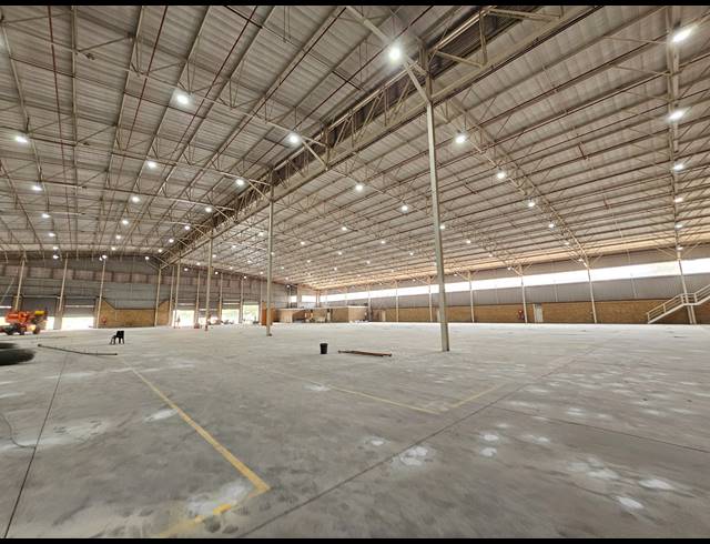 7,671M² WAREHOUSE TO LET IN LONGMEADOW